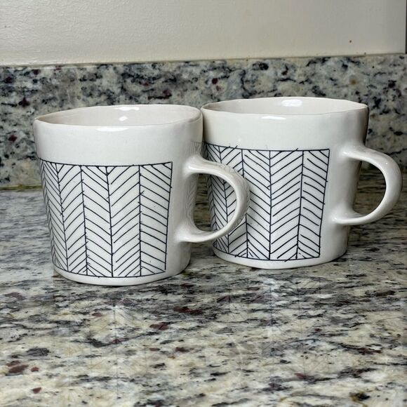 Elizabeth Benotti Handcrafted Ceramic Pottery Mugs with Herringbone Designs - Picture 7 of 14